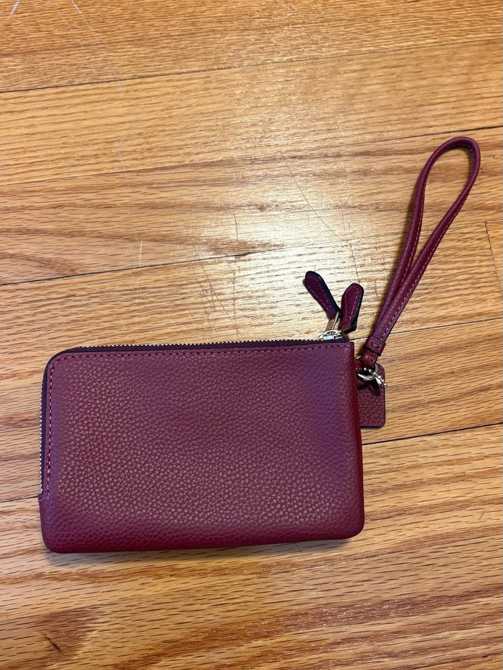 COACH Women’s Burgundy Leather double compartment Wristlet, like new! - Picture 12 of 14